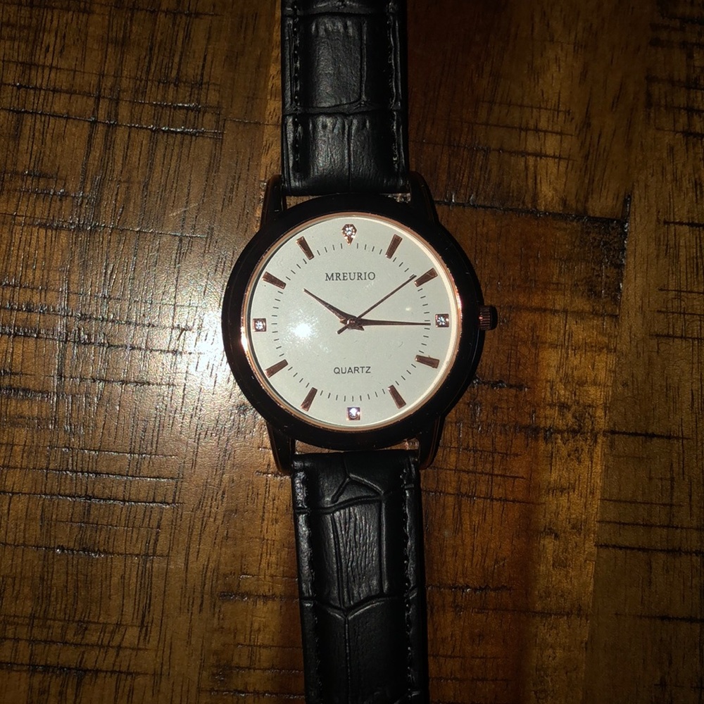 Watch - Picture 3 of 3